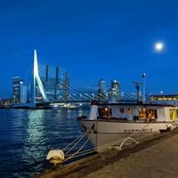 MS NORMANDIE in Rotterdam bei Nacht