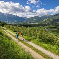 Durch das wunderschöne Schluderns in Südtirol wandern