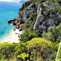 Malerischer Küstenblich in Sardinien