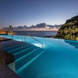 Der Pool des Hotels Savoy Sachharum. Rundtour Madeira. Aktivferien mit Eurotrek.