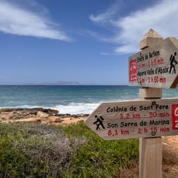 Wegweiser Colonia de Sant Pere und das wunderschöne Meer