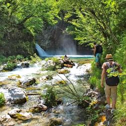 Wanderpfade durch die Schluchten des Balkans