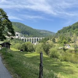 Das imposante Eisenbahnviadukt von St.Ursanne
