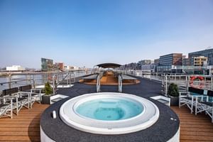 Wirlpool an Deck der Swiss Crown