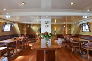 Salon, ATLANTIS