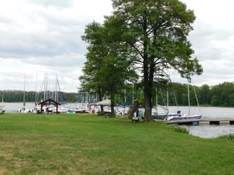 Rundtour durch den Hafen von Krutyn