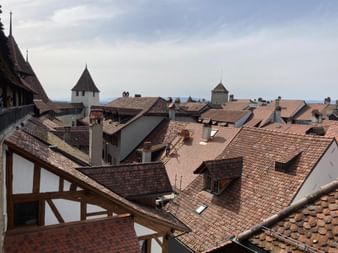 Ein Blick über die Dächer von Murten.
