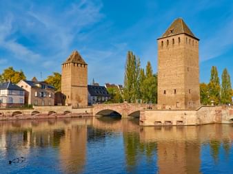 Strassburg mit seinen berühmten Ponts Couverts Türmen