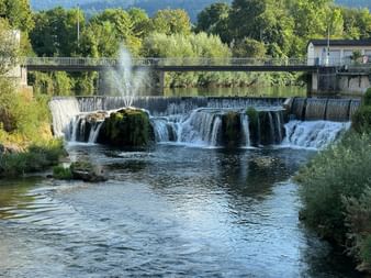 Zwischen Basel und Laufen befindet sich ein Wasserfall.
