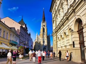 Novi Sad, Blick auf die Innenstadt mit Kathedrale