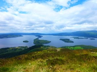 Aussicht auf kleine Inseln vom West Highland Way aus