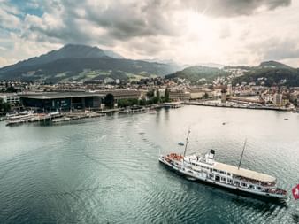 Schiff vor Luzern