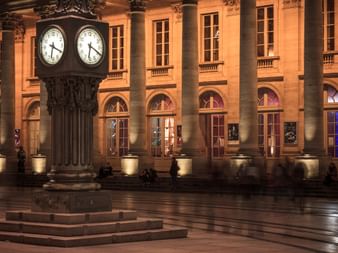 Bordeaux bei Nacht