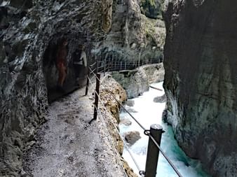 Impressive hike through the Partnach gorge
