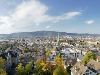 Blick über die Stadt Zürich. Aktivferien mit Eurotrek.