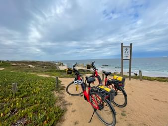 Velostellplatz mit Meerblick in Portugal.