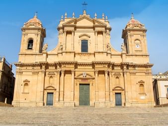 Die malerische Kathedrale in Noto im Süden von Sizilien. Auch bekannt als die Hauptstadt des Barocks.