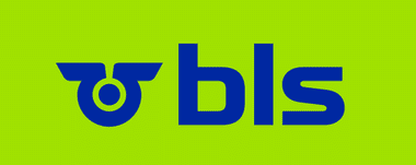 Blaues BLS-Logo mit stilisiertem Flügelsymbol und Kleinbuchstaben auf hellgrünem Hintergrund.