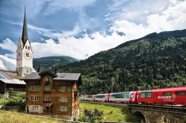 Glacier Express der Rhätischen Bahn