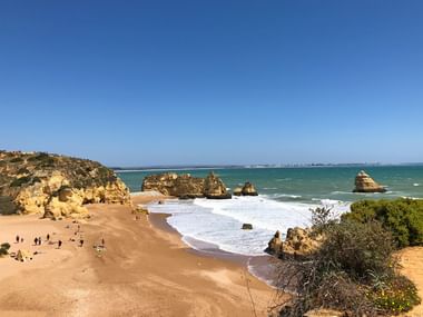 Sandstrand beim Wandern ohne Gepäck an der Algarve