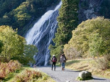 Powerscourt Wasserfall in Irland. Wicklow Way. Wanderferien mit Eurotrek.