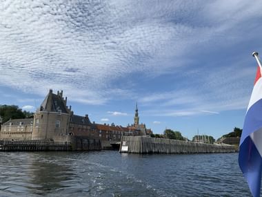 Sicht auf den Hafen von Veere.