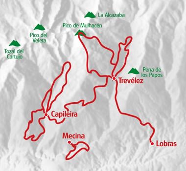 Topografische Wanderkarte mit roten Wanderwegen zwischen Dörfern Trevélez, Capileira, Mecina und Lobras mit Gipfeln wie Pico de Mulhacén.