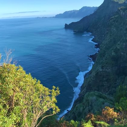 Umwerfender Blick auf die Steilklippen Madeiras