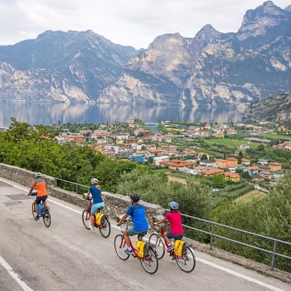 Radgruppe unterwegs auf der Gardaseerundfahrt