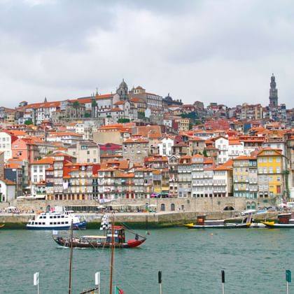 Kultur und Wandergenuss am Hafen von Porto