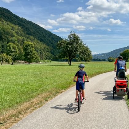 Familie am Lechradweg