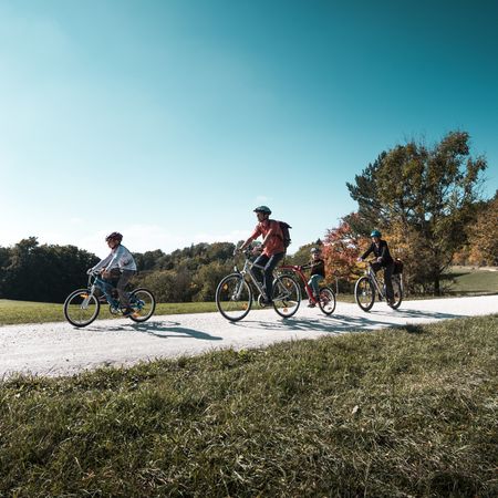 Radfahrer Familie im Naturpark Schaffhausen