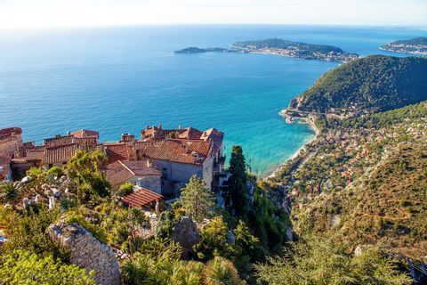 Bergdörfer und tolle Weitblicke auf das Meer beim Wandern an der Côte d'Azur