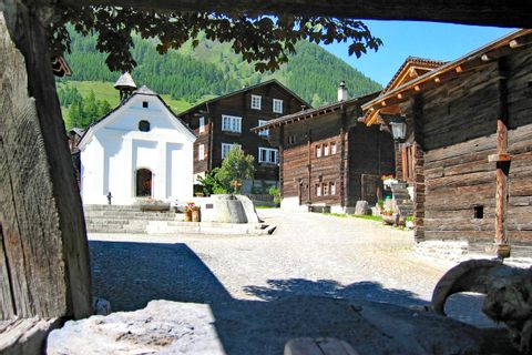 Typisches Dorf in Wallis