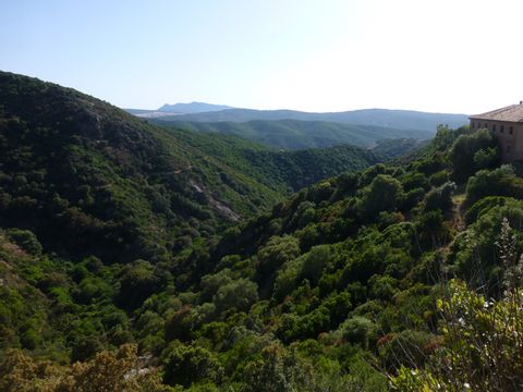 Aussicht auf die schöne Natur in Sardinien. Aktivferien mit Eurotrek.