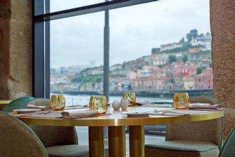 Schöner Ausblick vom Hotelrestaurant auf den Douro