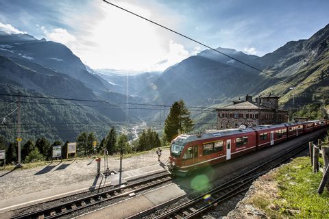 Haltestelle der Rhätischen Bahn auf der Alp Grüm.
