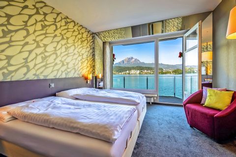 Double Room with Balcony and Lake View 