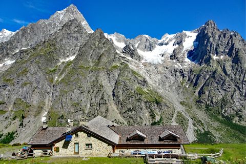 Traditionelle französische Berghütte