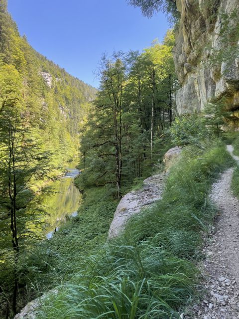 Das Flusstal der Doubs