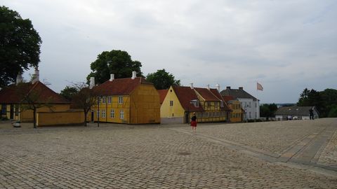 Alte und traditionelle Gebäude lassen sich in der Stadt Roskilde auf der Ostseeinsel Sjælland in Dänemark finden.