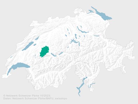 Karte auf welcher der Naturpark Gantrisch in grün markiert ist.