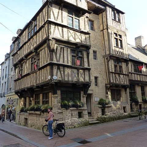 erhaltenes, wunderschönes Steinhaus in der Stadt