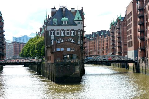 Radfahrer am Elbe-Kanal in Hamburg