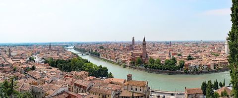 Blick über die Altstadt von Verona. 