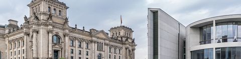 Reichstagsgebäude und Paul Löbe Gebäude in Berlin. Aktivferien mit Eurotrek.