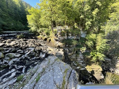 Der ausgetrocknete Wasserfall der Doubs