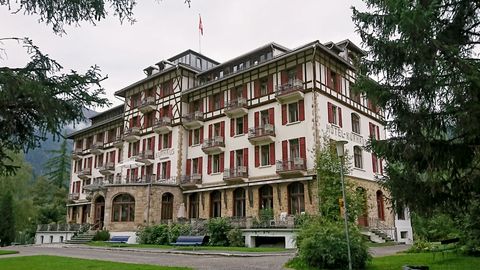 Hotel Kurhaus in Bergün. Graubünden Hüttentour. Wanderferien mit Eurotrek.