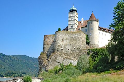 Castle Schoenbuehel