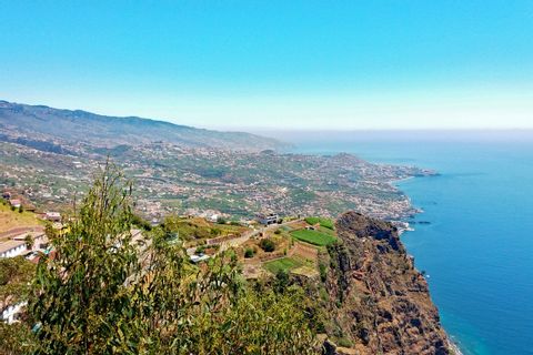 Ausblick von der Steilküste Cabo Girão Richtung Funchal